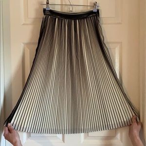 NWT Kimchi Blue midi pleated two tone skirt